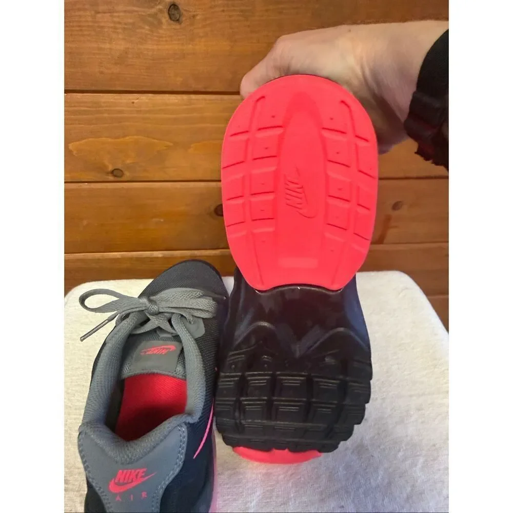 Nike Sz 6.5 Youth Air Max Invigor running sneakers black, cool grey, racer pink